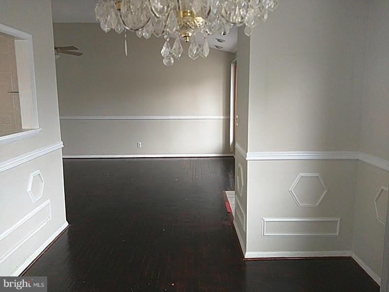 3325 Fieldview Road Baltimore, MD 21207 - Photo 7 of 30 Dining Room