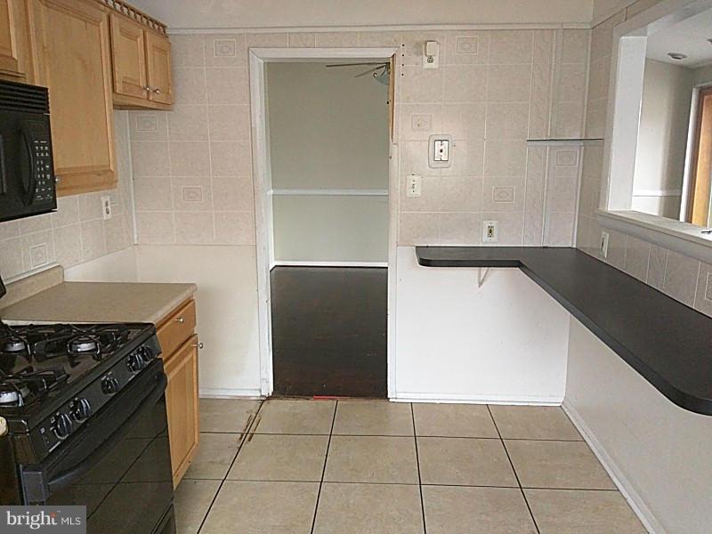 3325 Fieldview Road Baltimore, MD 21207 - Photo 9 of 30 Kitchen