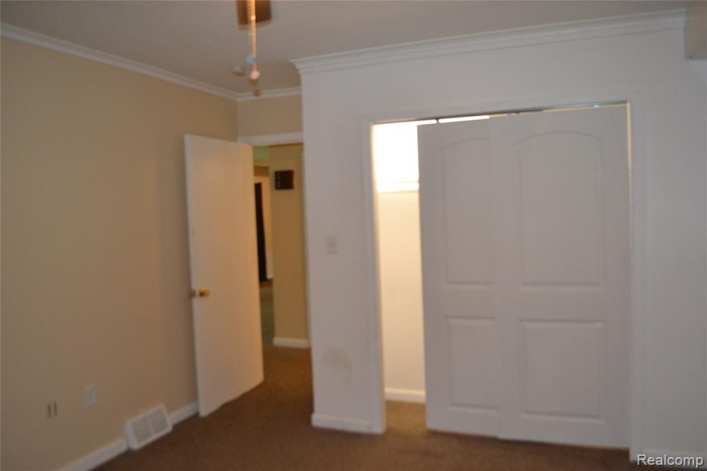 5084 Lennon Road Flint, MI 48532 - Photo 18 of 28 Gallery Image 18