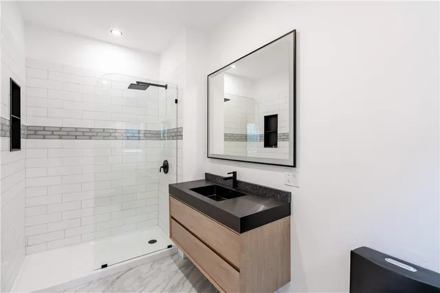 $2,000 | 170 Broadway, Unit A, Providence, RI 02903