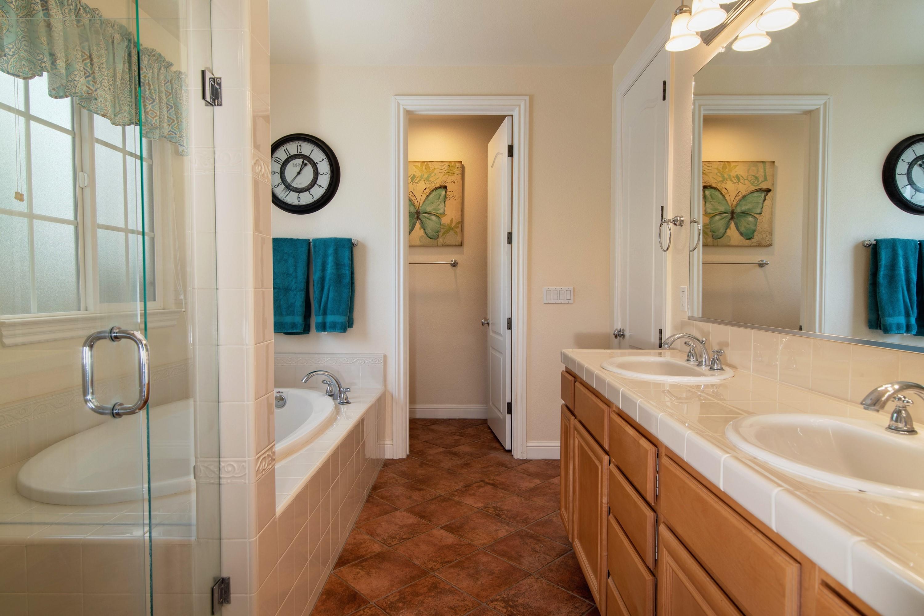 712 Tamarisk Drive Lompoc, CA 93436 - Photo 17 of 29 031_MASTER BATH