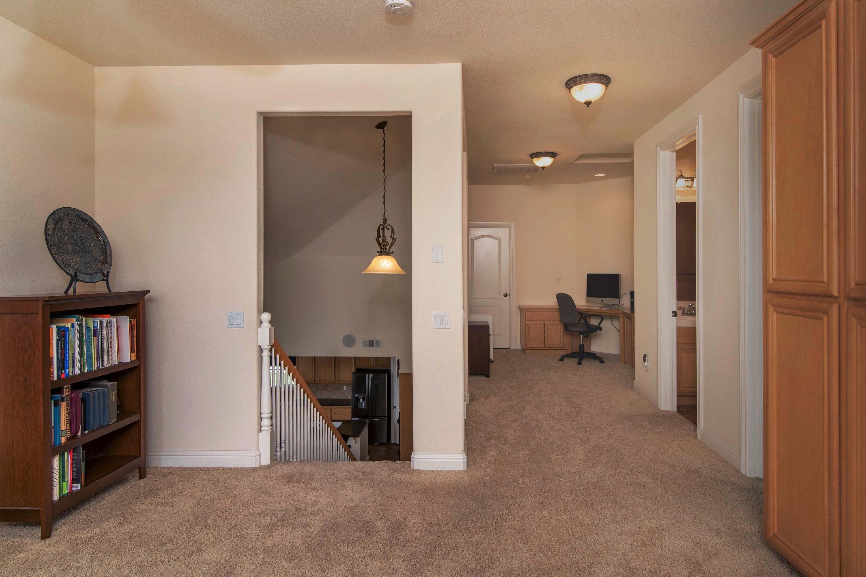 712 Tamarisk Drive Lompoc, CA 93436 - Photo 18 of 29 036_LANDING