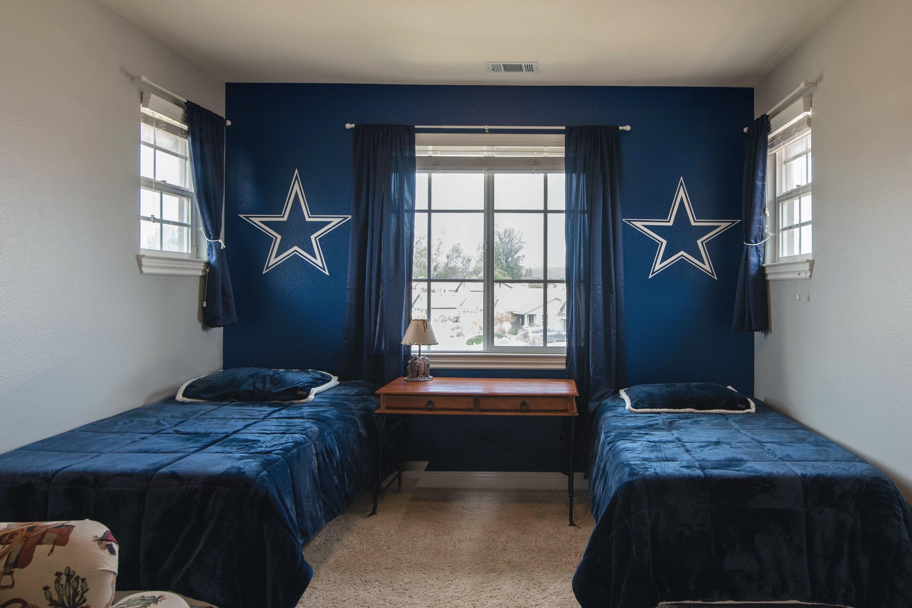 712 Tamarisk Drive Lompoc, CA 93436 - Photo 20 of 29 039_UPSTAIRS BEDROOM 3