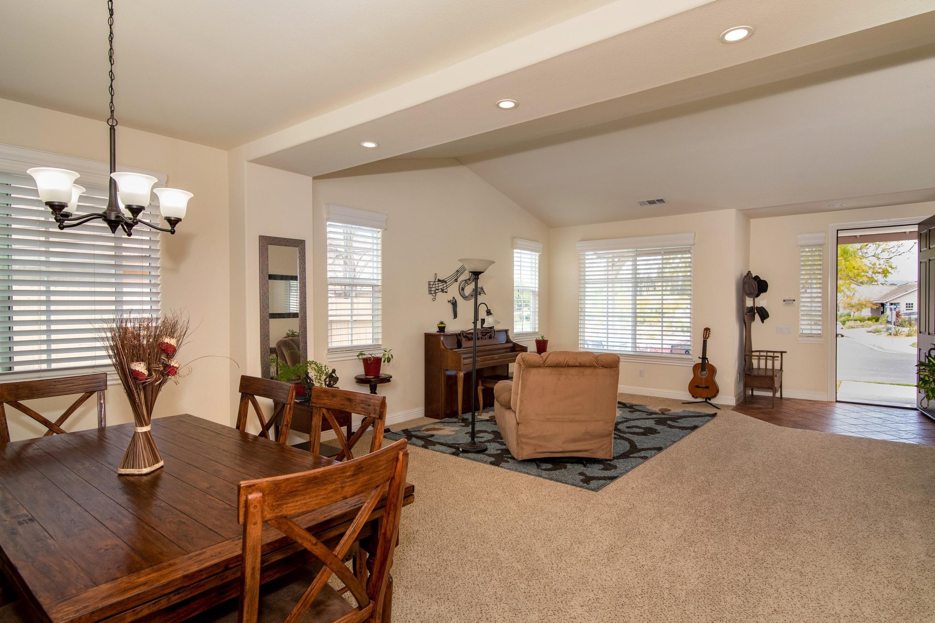 712 Tamarisk Drive Lompoc, CA 93436 - Photo 4 of 29 011_LIVING AREA