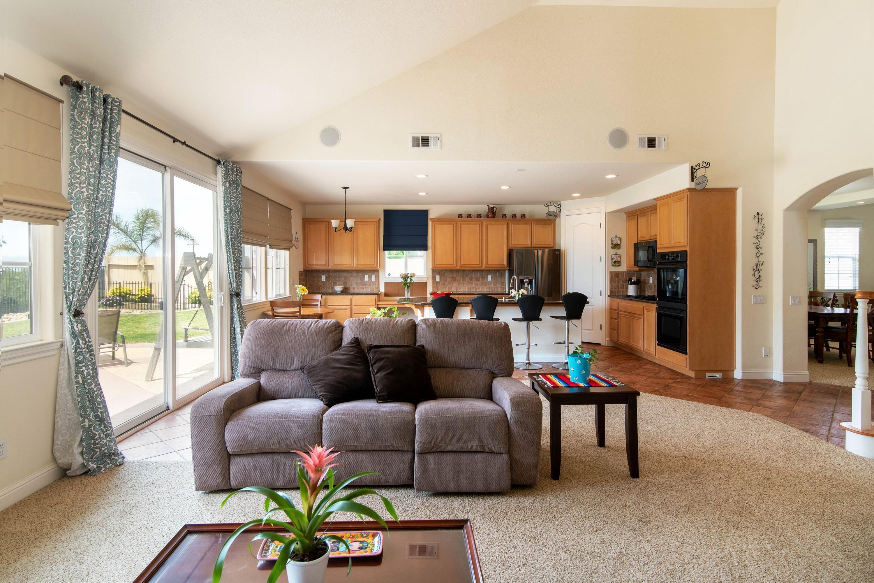712 Tamarisk Drive Lompoc, CA 93436 - Photo 9 of 29 016_GREAT ROOM