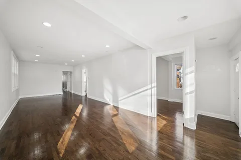 $289,000 | 9328 South Paxton Avenue, Chicago, IL 60617