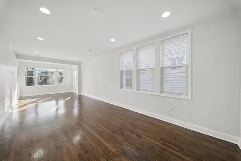 $289,000 | 9328 South Paxton Avenue, Chicago, IL 60617