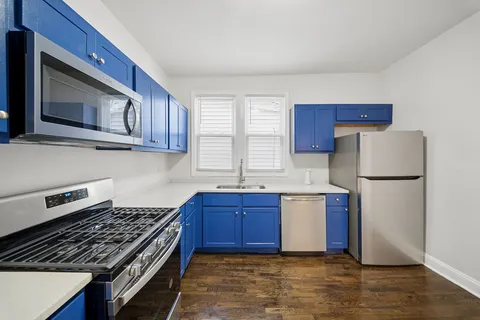 $289,000 | 9328 South Paxton Avenue, Chicago, IL 60617