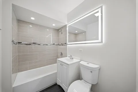 $289,000 | 9328 South Paxton Avenue, Chicago, IL 60617