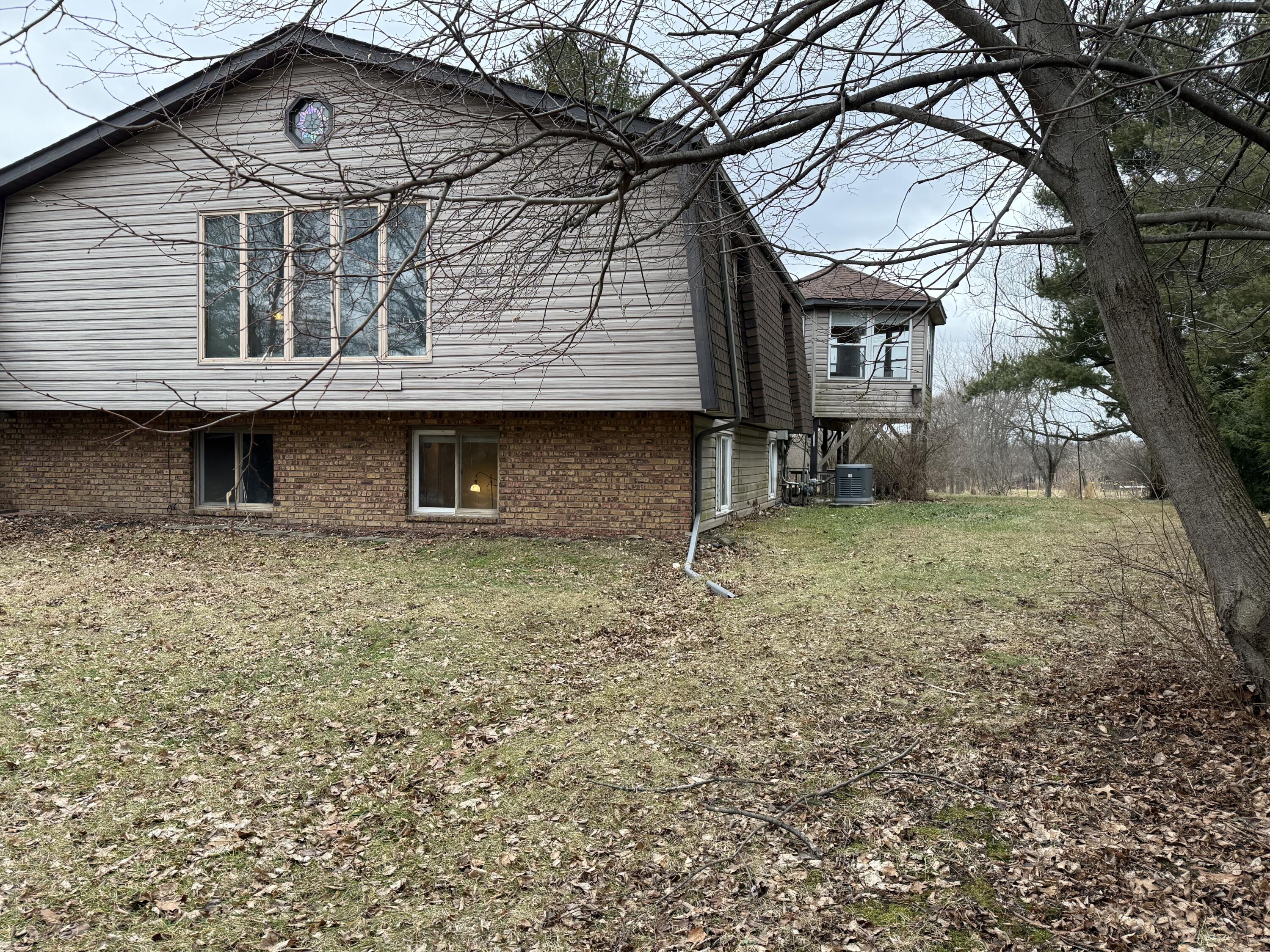 368 South 600th Street West Hebron, IN 46341 - Photo 87 of 87 a front view of a house with garden
