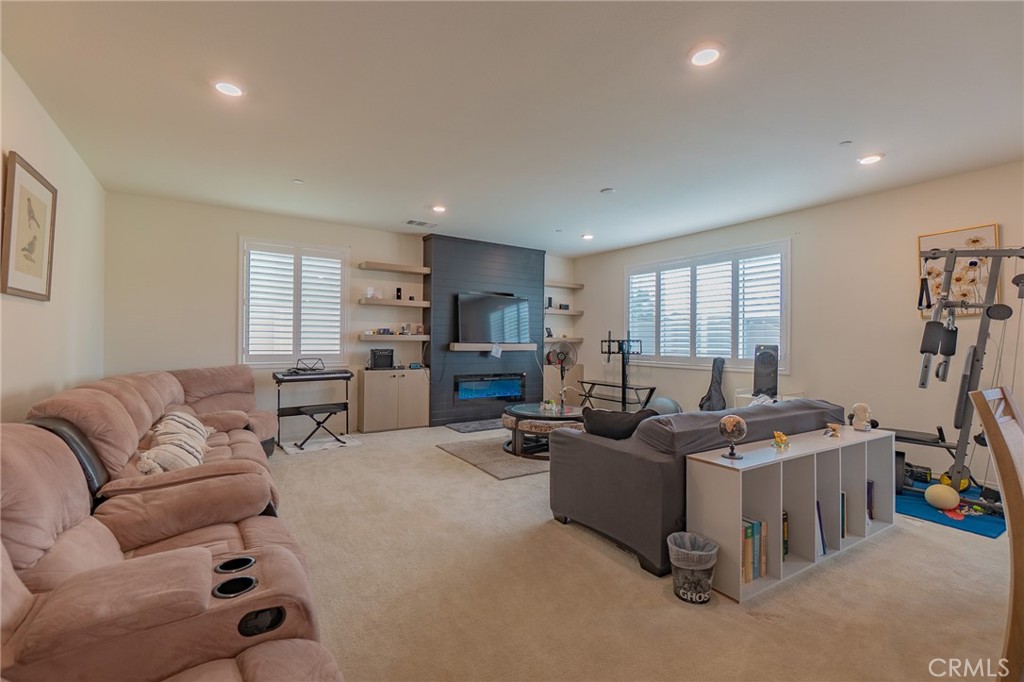 1099 Little Leaf Street Calimesa, CA 92320 - Photo 10 of 32