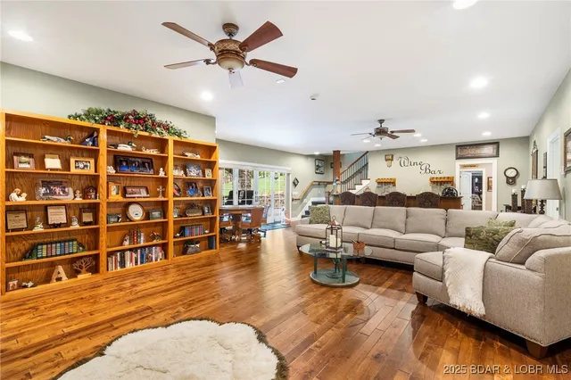 $1,475,000 | 119 Silver Oak Way, Reeds Spring, MO 65737