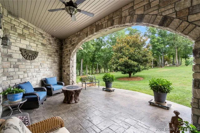 $1,475,000 | 119 Silver Oak Way, Reeds Spring, MO 65737