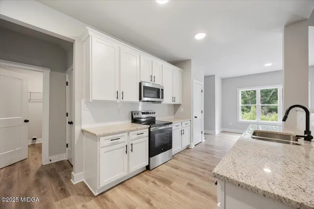 $399,900 | 206 Railroad Street, Gray, GA 31032