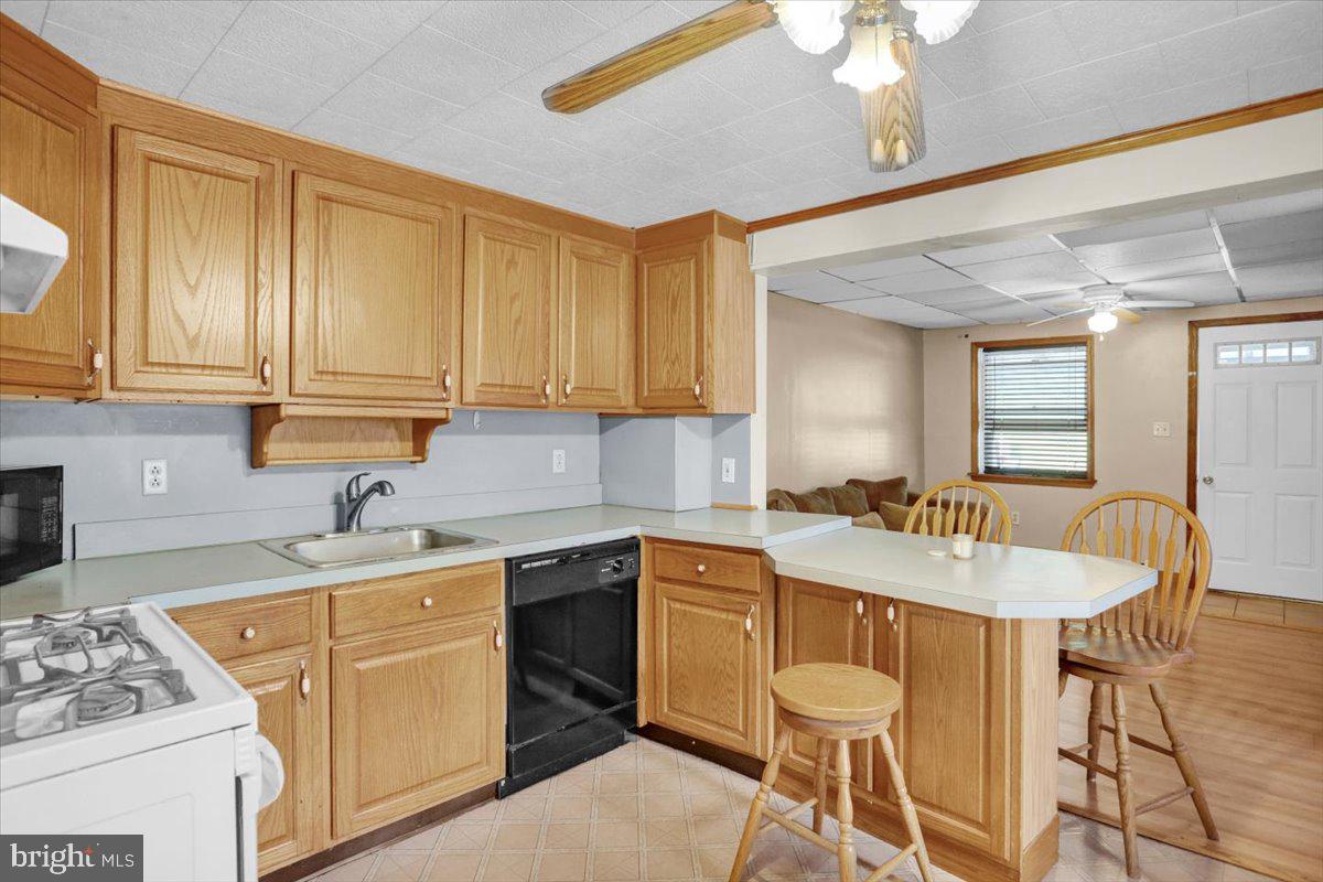 447 Parkview Road Reading, PA 19606 - Photo 7 of 19 Gallery Image 7
