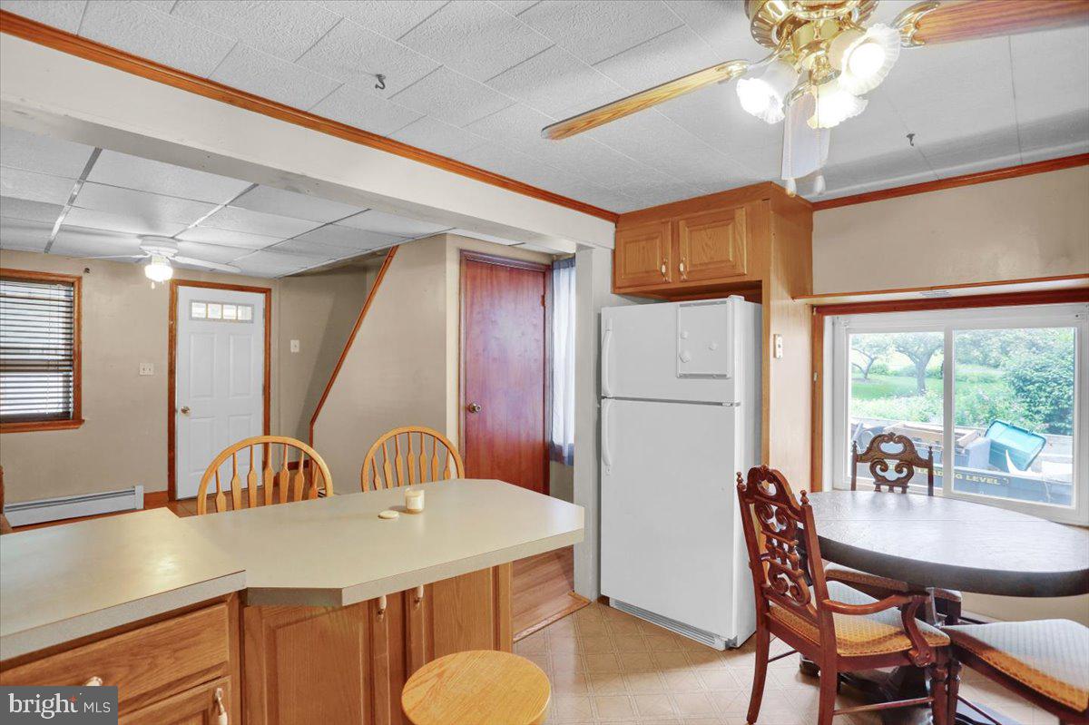 447 Parkview Road Reading, PA 19606 - Photo 8 of 19 Gallery Image 8
