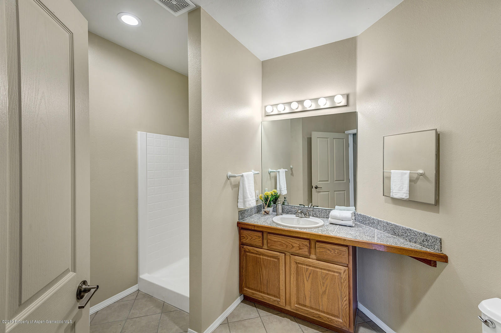 1400 East Valley Road, Unit 113 Basalt, CO 81621 - Photo 11 of 19 Bath 2