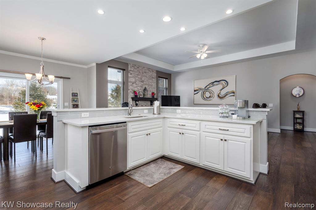 1037 Birkshire Ridge Rochester Hills, MI 48307 - Photo 9 of 44