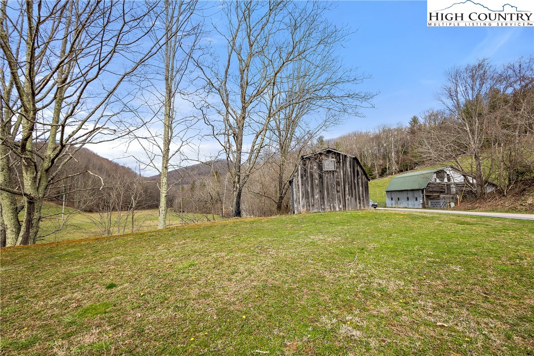 377 Rominger Road Banner Elk, NC 28604 - Photo 11 of 33 Gallery Image 11
