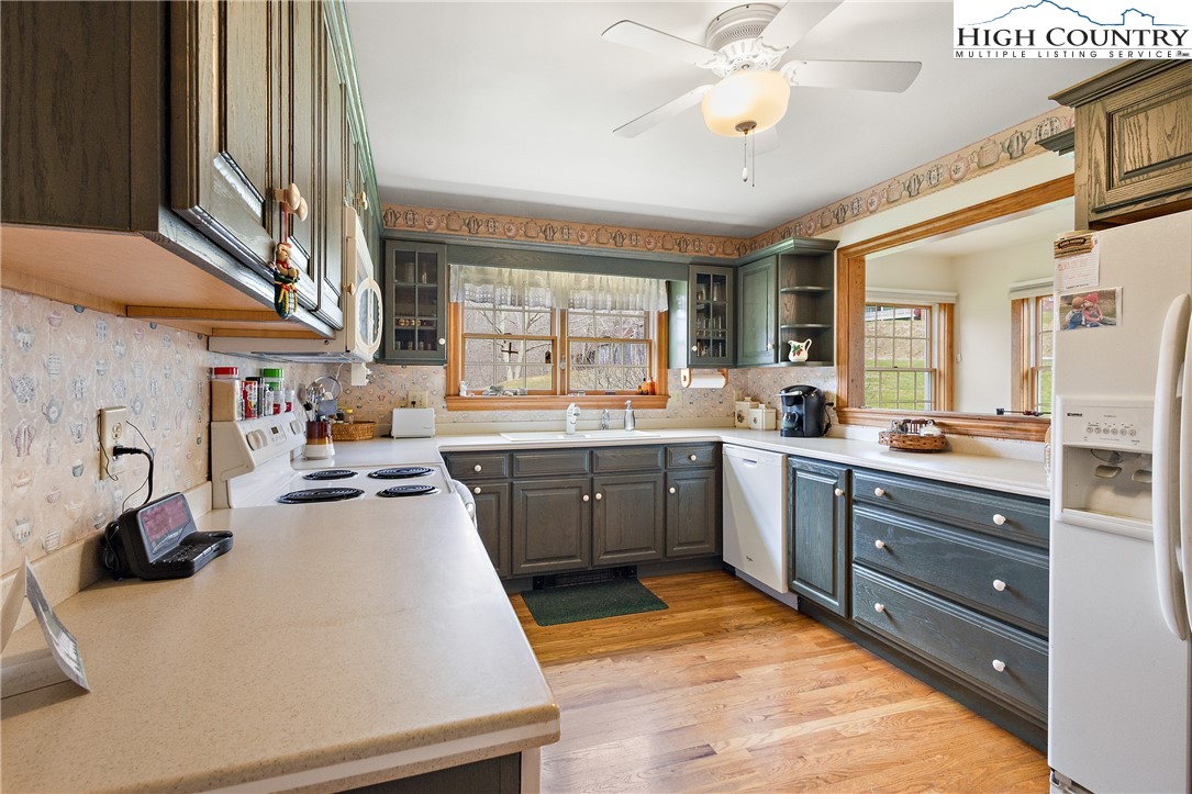 377 Rominger Road Banner Elk, NC 28604 - Photo 10 of 33 Gallery Image 10
