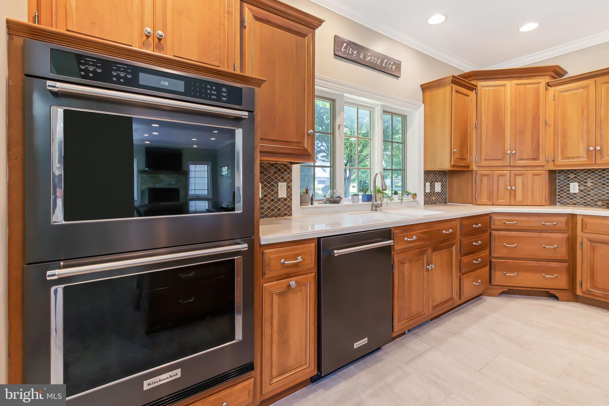 822 Bent Creek Drive Lititz, PA 17543 - Photo 10 of 54