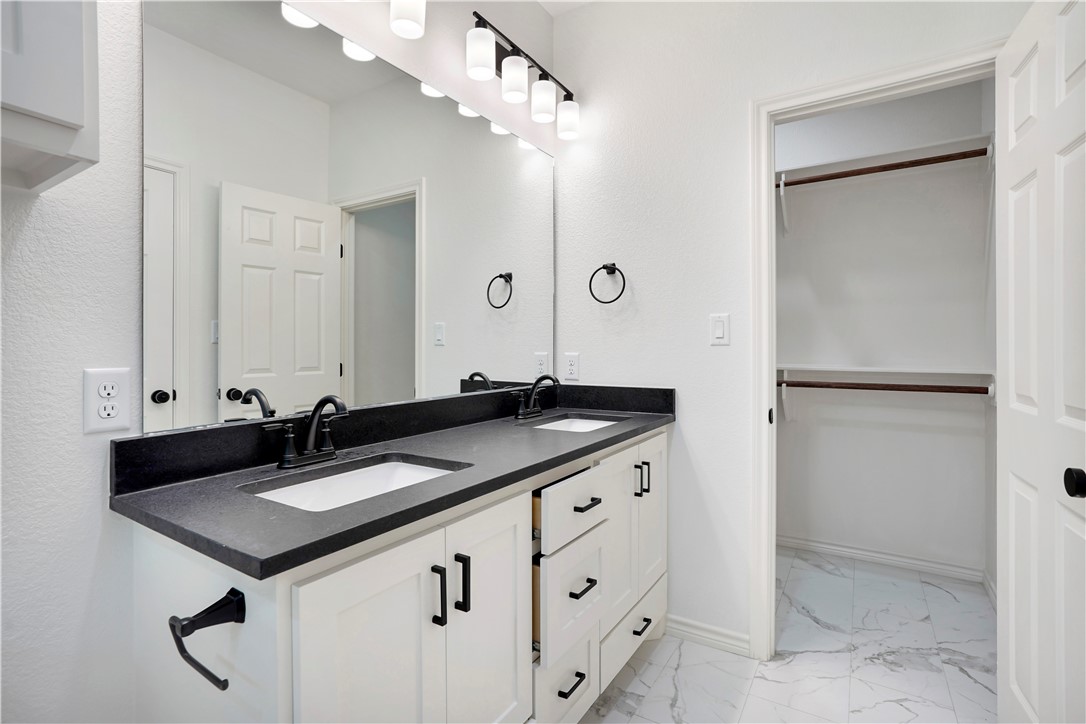 402 South Brazos Avenue Bryan, TX 77803 - Photo 9 of 19