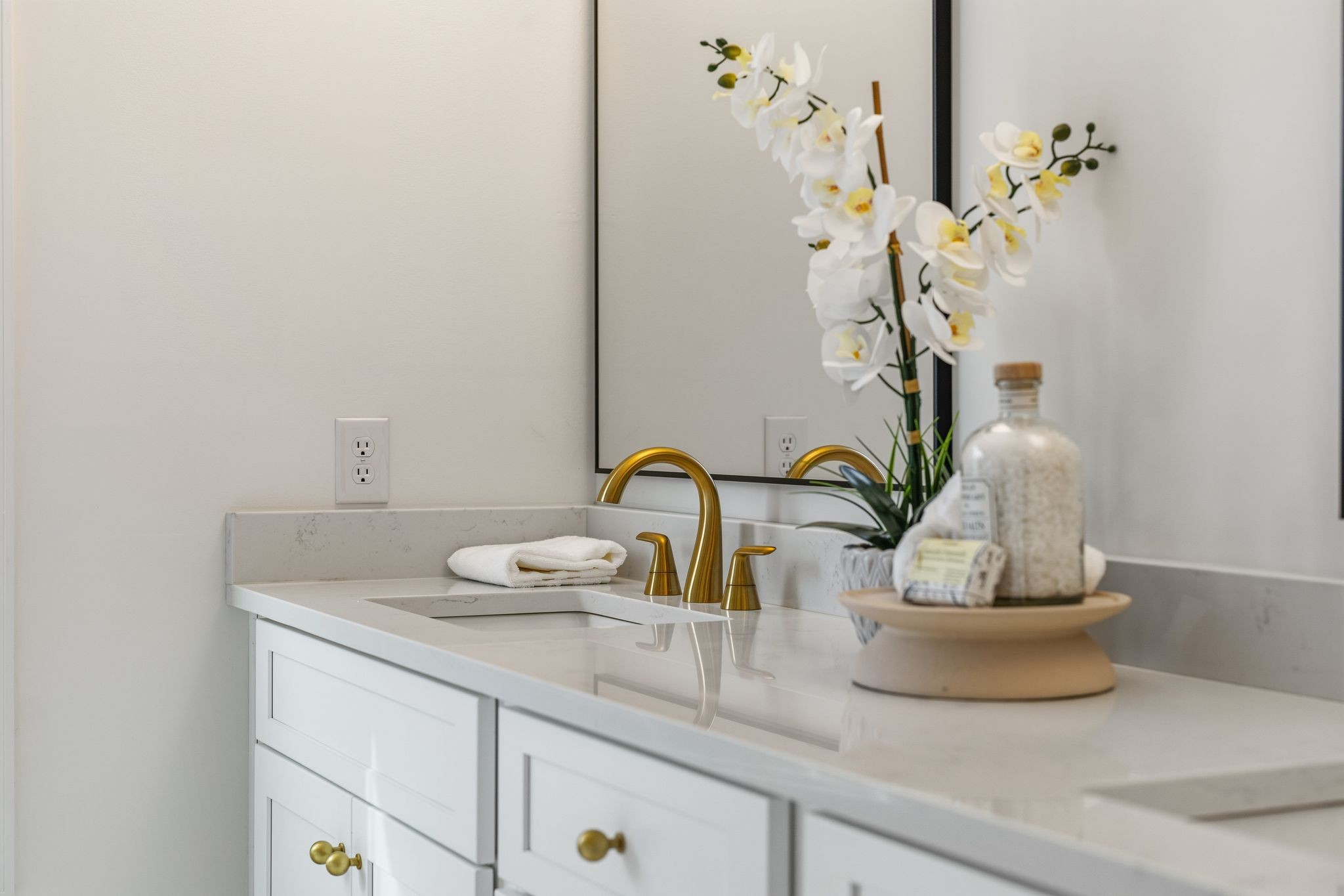209 Pin Oak Court Spring Hill, TN 37174 - Photo 37 of 53 a bathroom with a sink and a mirror