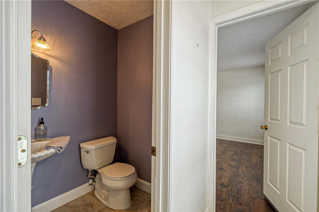 692 Gamble Road Oakdale, PA 15071 - Photo 11 of 25 Gallery Image 11