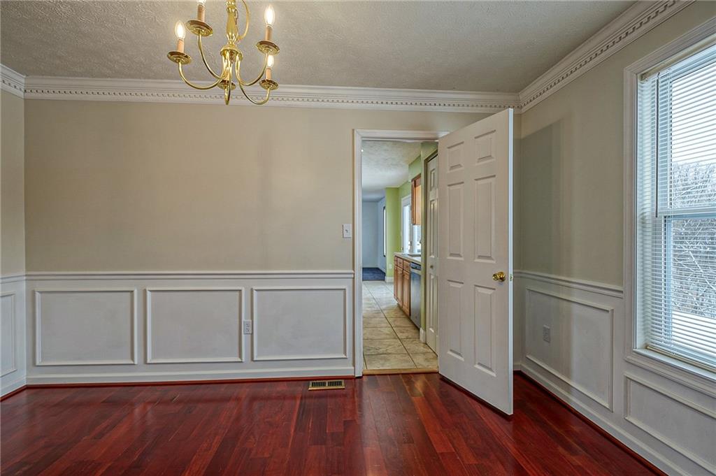 692 Gamble Road Oakdale, PA 15071 - Photo 8 of 25 Gallery Image 8