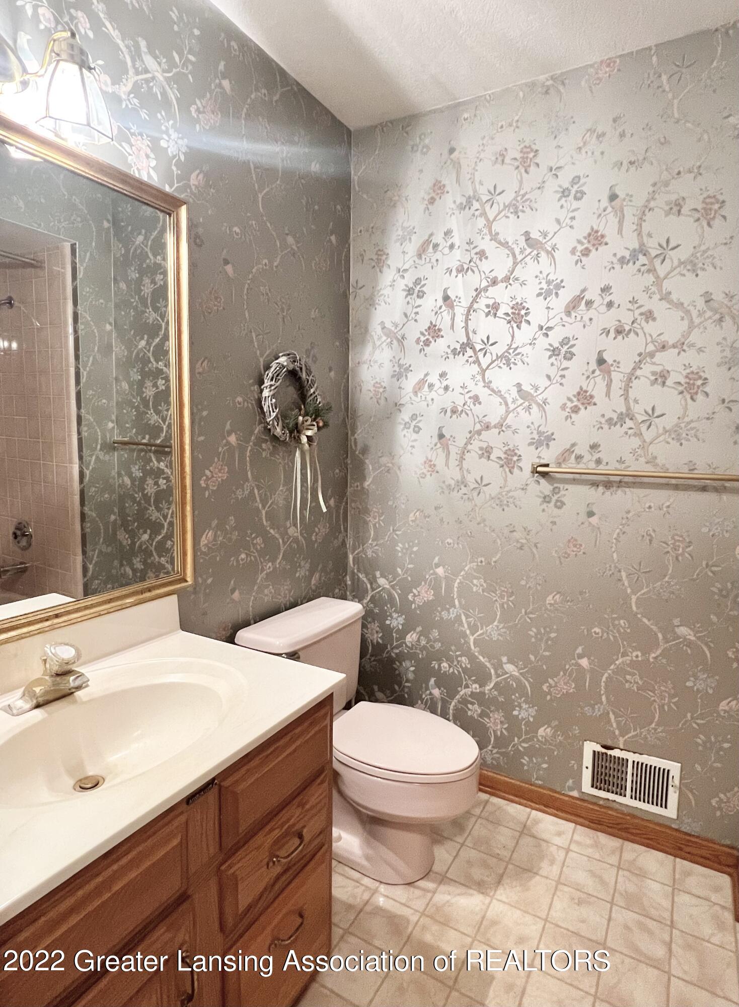 2557 Dustin Road Okemos, MI 48864 - Photo 32 of 53 BATHROOM 3