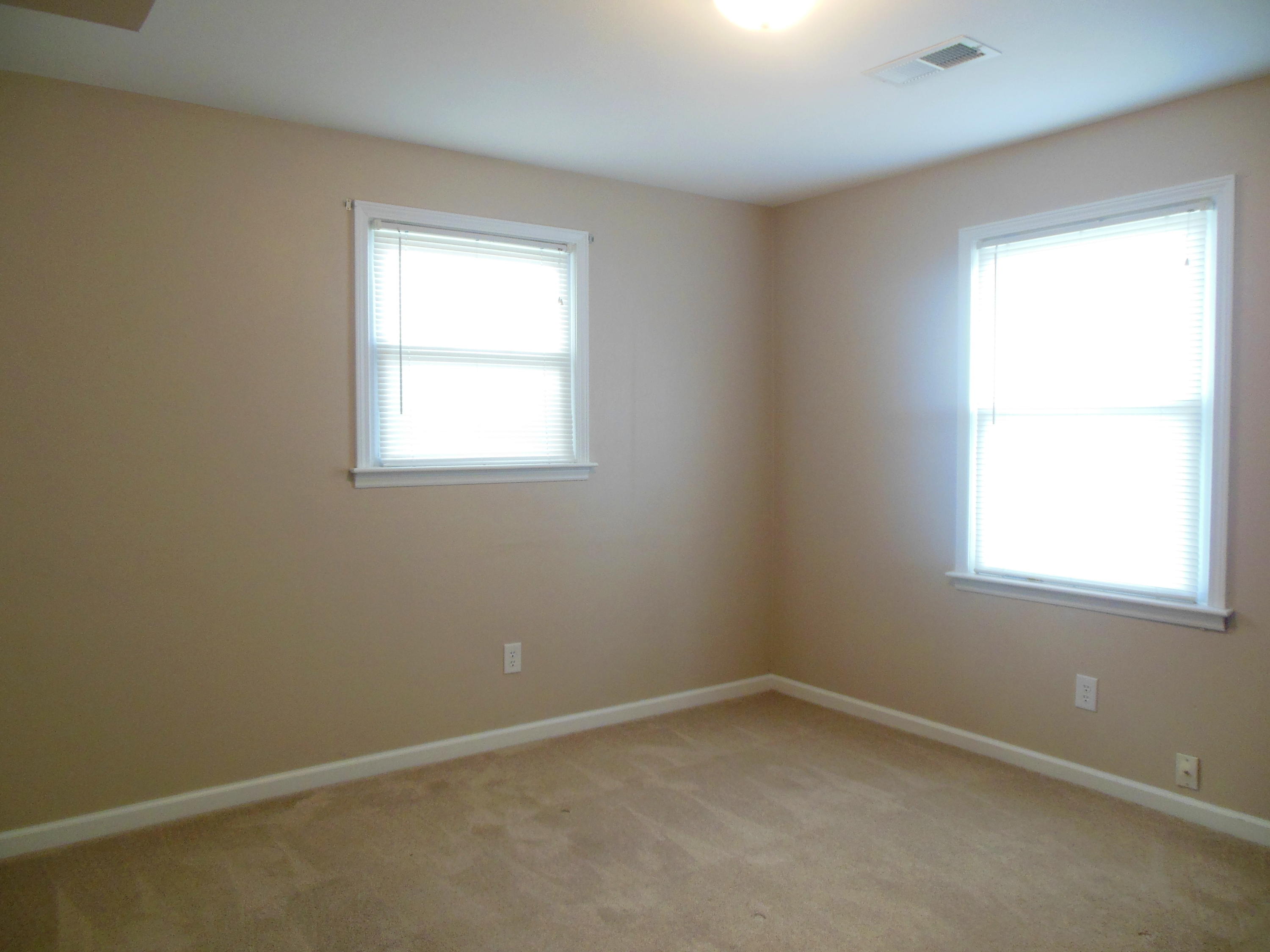 701 Riverland Road Southeast Roanoke, VA 24014 - Photo 17 of 33 an empty room with a window