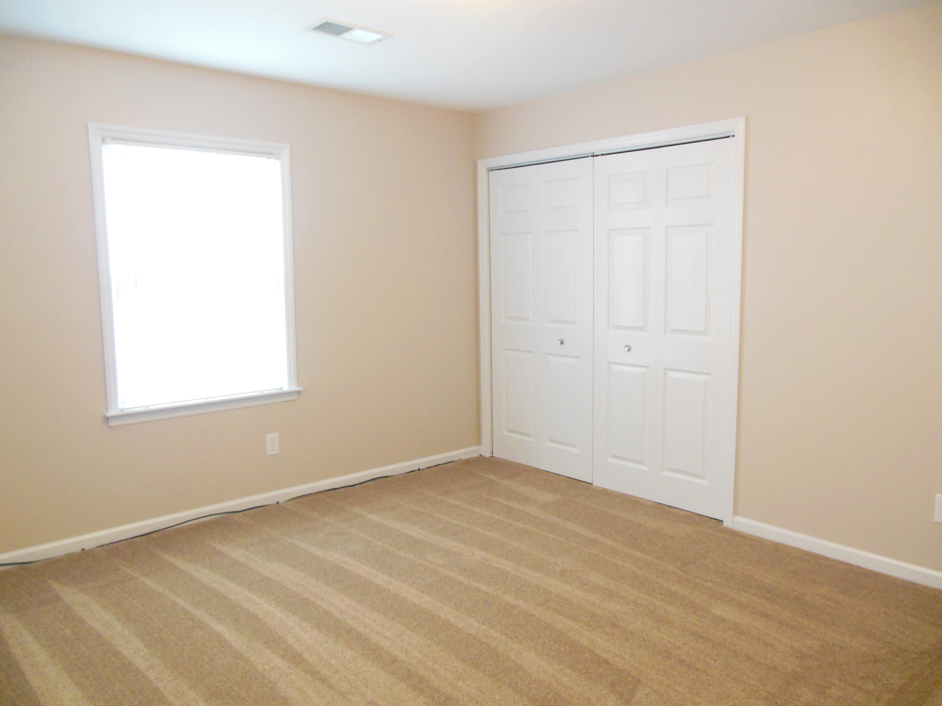701 Riverland Road Southeast Roanoke, VA 24014 - Photo 28 of 33 an empty room with a empty space and a window