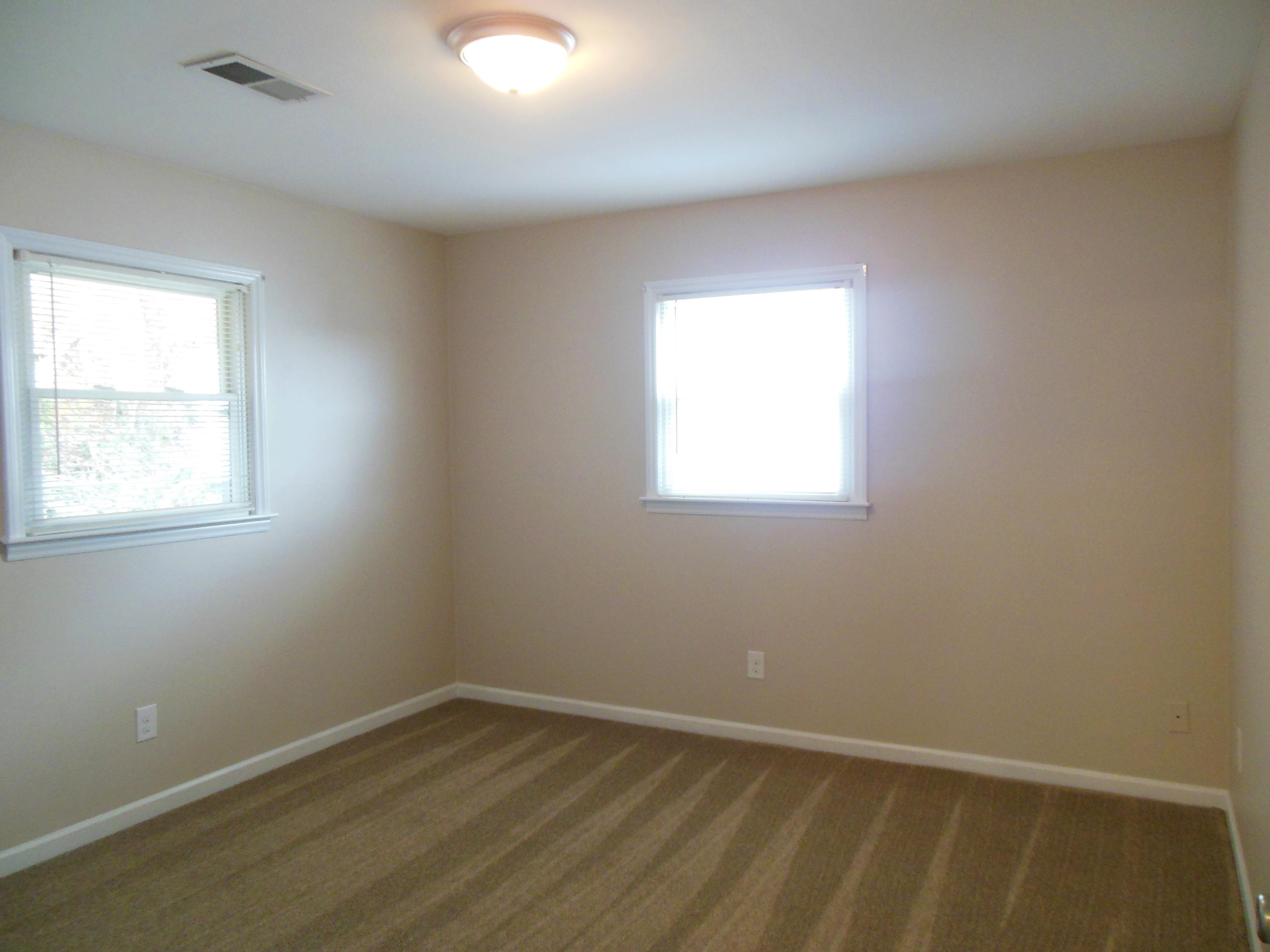 701 Riverland Road Southeast Roanoke, VA 24014 - Photo 30 of 33 an empty room with a window