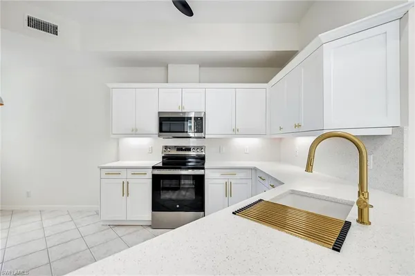 $3,800 | 1580 Clermont Drive, Unit L202, Naples, FL 34109