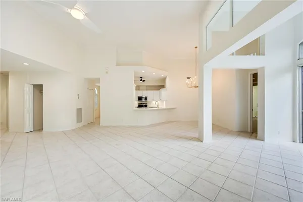 $3,800 | 1580 Clermont Drive, Unit L202, Naples, FL 34109