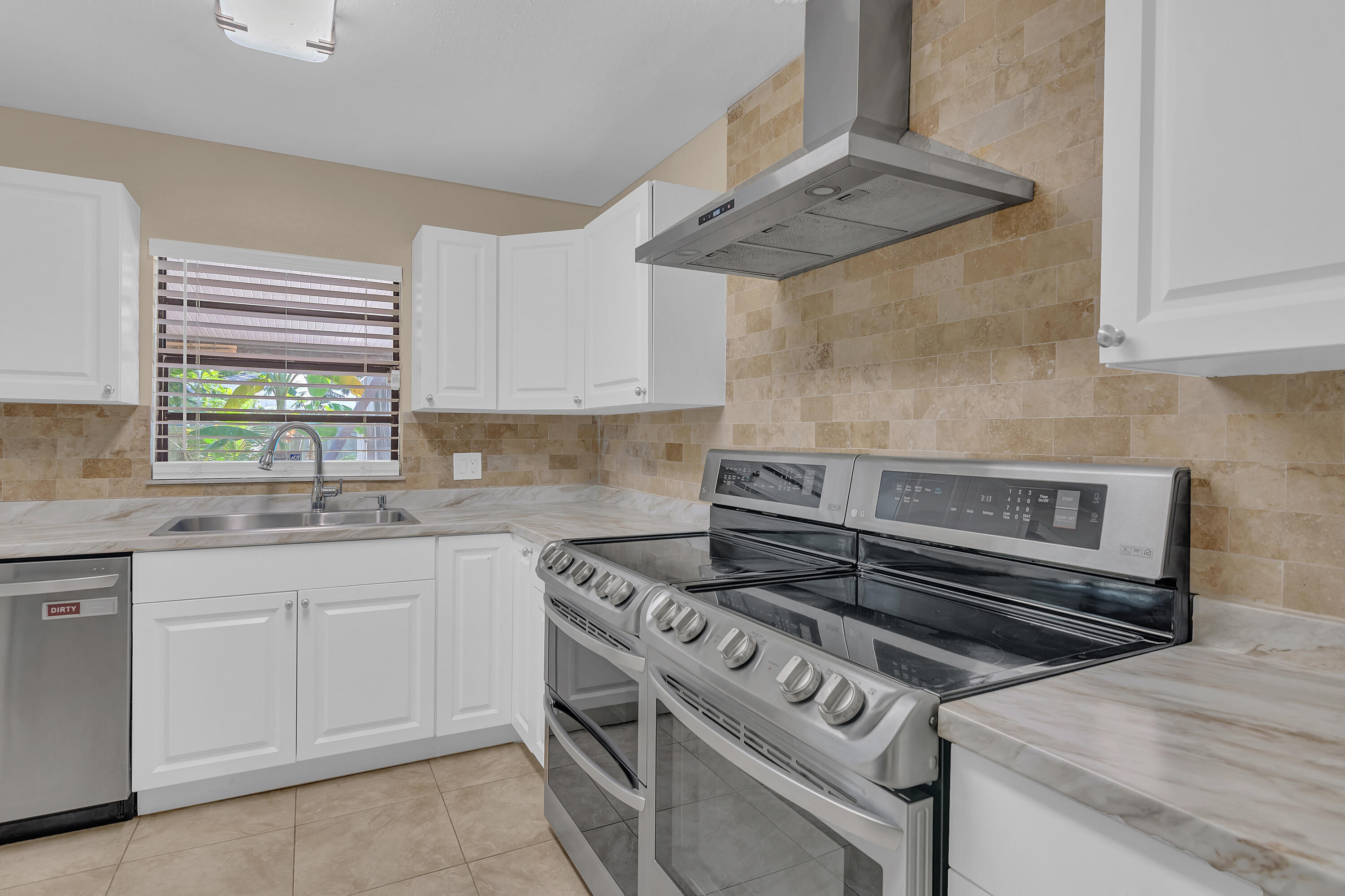 6113 Yucca Drive Fort Pierce, FL 34982 - Photo 6 of 29 Image020