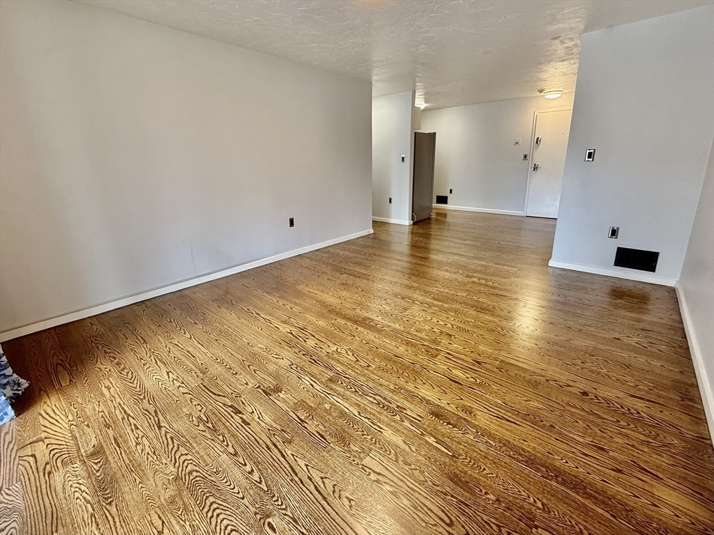 189 Littleton Road, Unit 19 Chelmsford, MA 01824 - Photo 7 of 31 Gallery Image 7