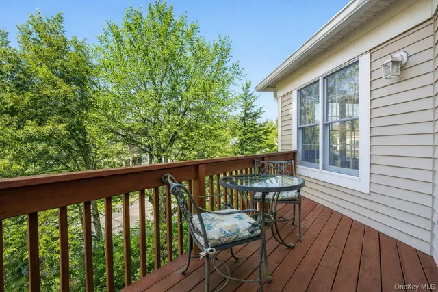 $1,379,000 | 51 Club Pointe Drive, White Plains, NY 10605