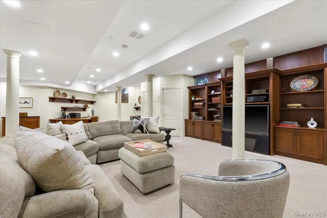 $1,379,000 | 51 Club Pointe Drive, White Plains, NY 10605