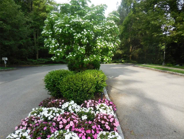 $1,379,000 | 51 Club Pointe Drive, White Plains, NY 10605