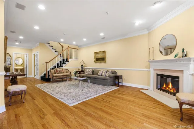 $1,379,000 | 51 Club Pointe Drive, White Plains, NY 10605