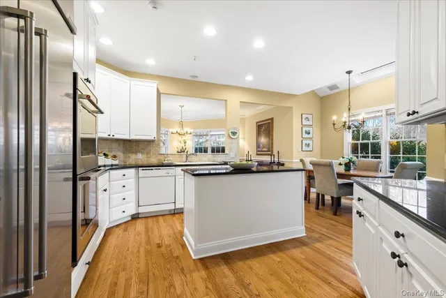 $1,379,000 | 51 Club Pointe Drive, White Plains, NY 10605