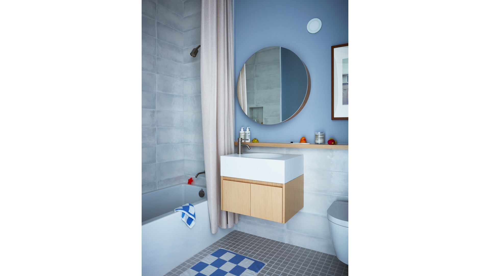 30 Front Street, Unit 19B Brooklyn, NY 11201 - Photo 11 of 36 a bathroom with a sink and a mirror