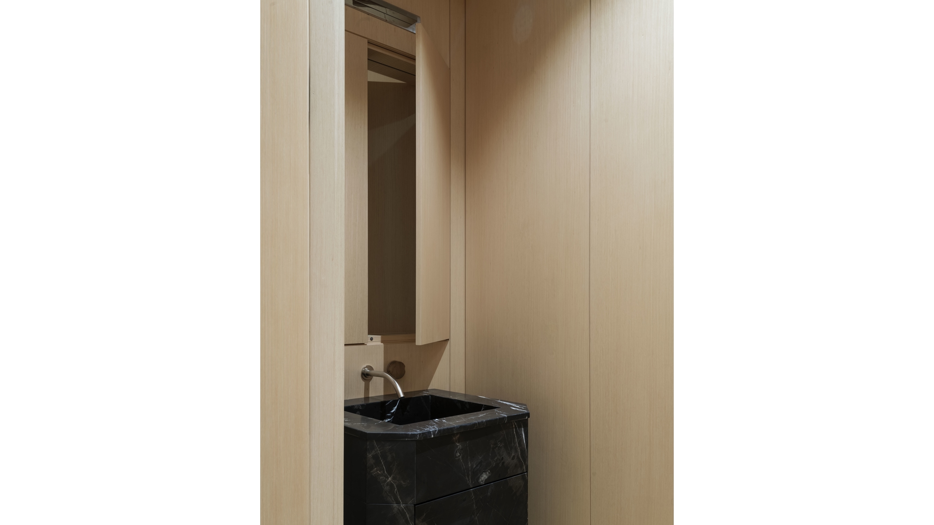 30 Front Street, Unit 19B Brooklyn, NY 11201 - Photo 13 of 36 a bathroom with a sink and a toilet