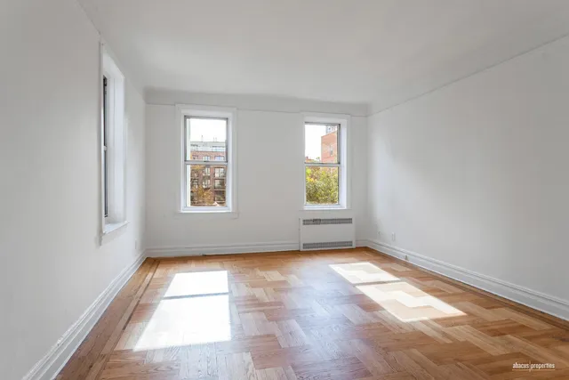$1,950 | 868 East 7th Street, Unit 4A | Midwood