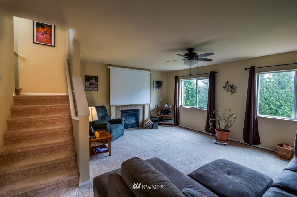 3424 164th Place Southeast Bothell, WA 98012 - Photo 4 of 20 Gallery Image 4
