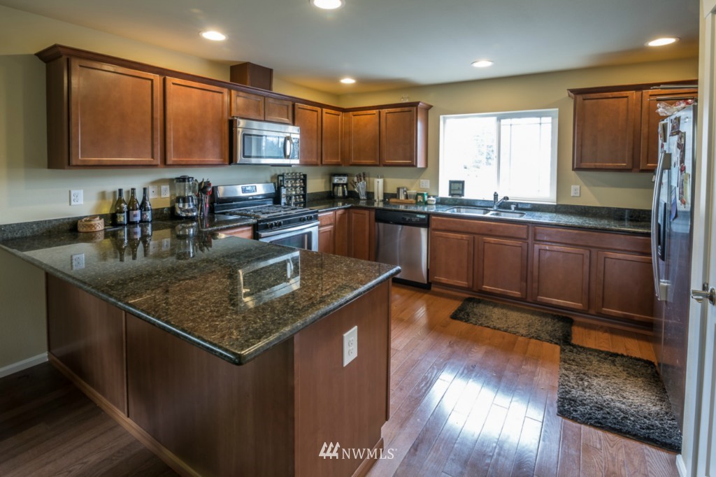 3424 164th Place Southeast Bothell, WA 98012 - Photo 5 of 20 Gallery Image 5