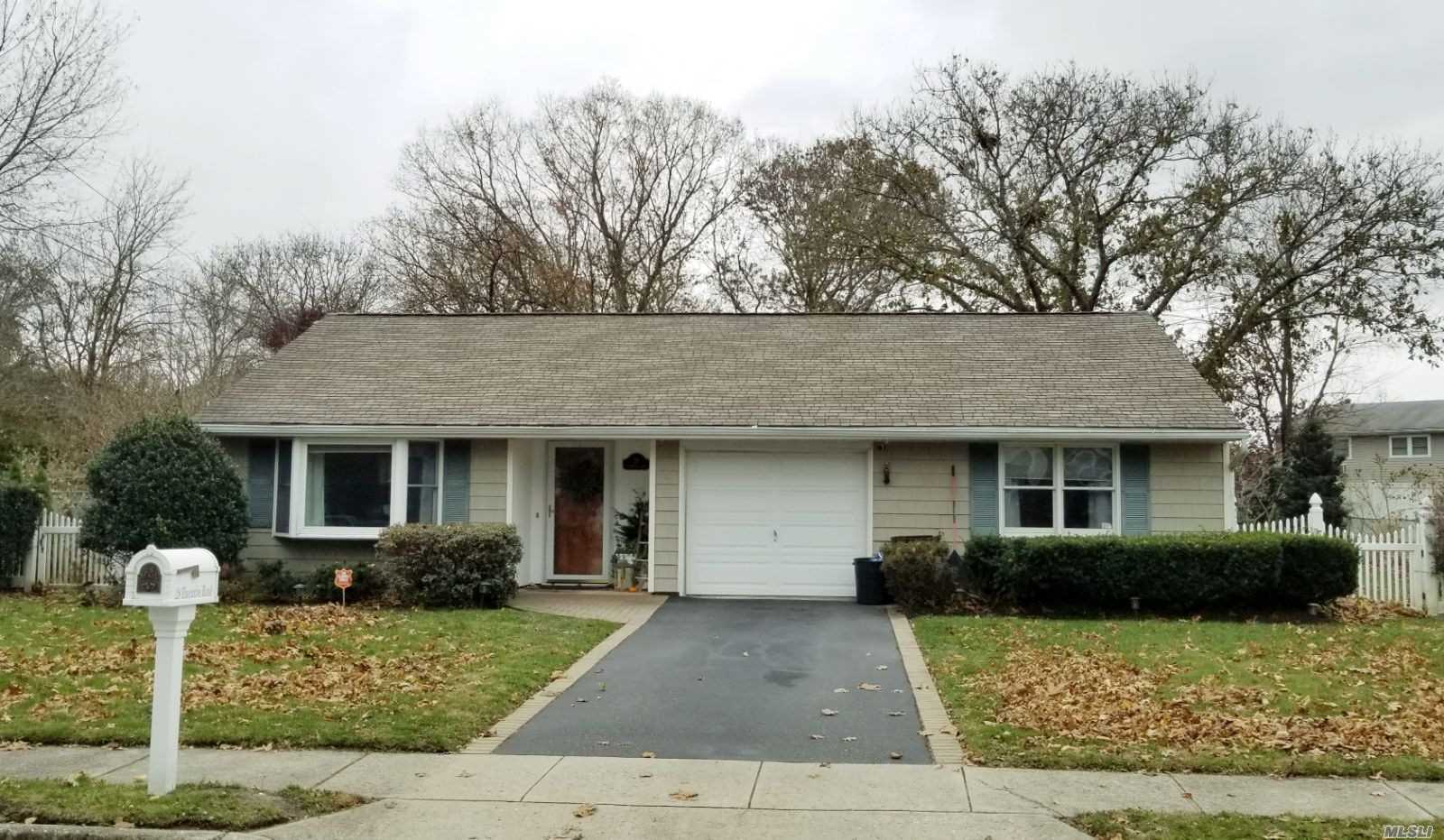 28 Executive Road Selden, NY 11784 - Photo 1 of 1 Gallery Image 1