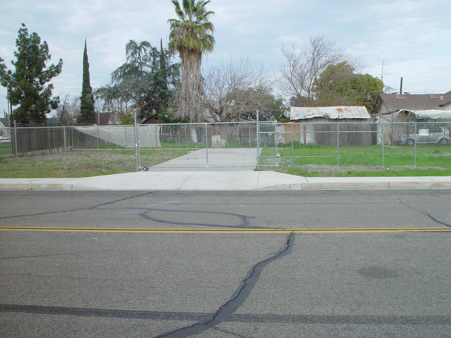 601 North E Street Madera, CA 93638 - Photo 2 of 3