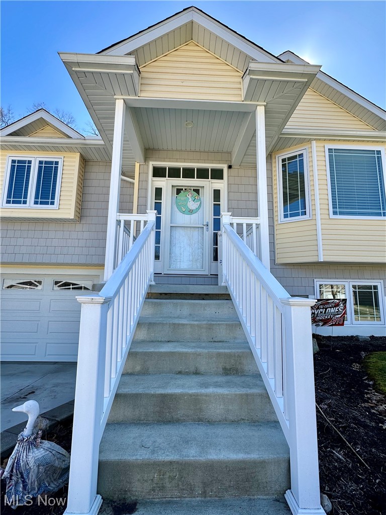 1039 Susan Road Ravenna, OH 44266 - Photo 2 of 25 COVERED FRONT ENTRANCE.